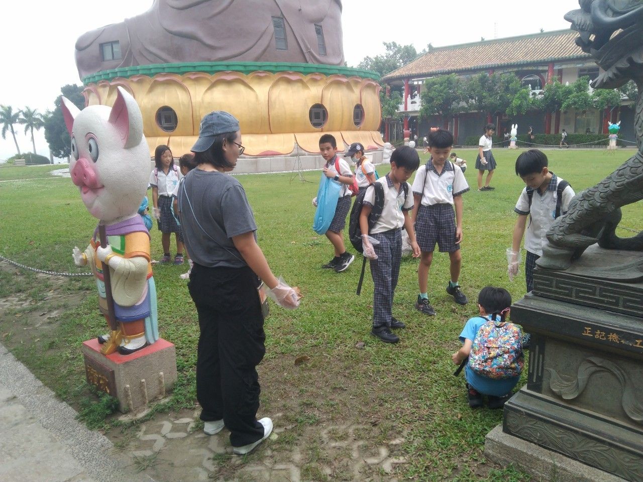 Hometown Mountain Cleanup · 愛護家鄉淨山服務學習
