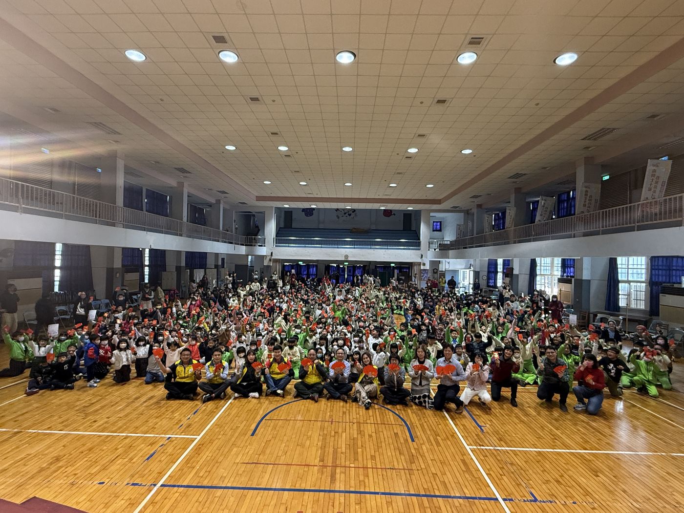 Parents' Association New Year Blessings · 家長委員會休業式發紅包