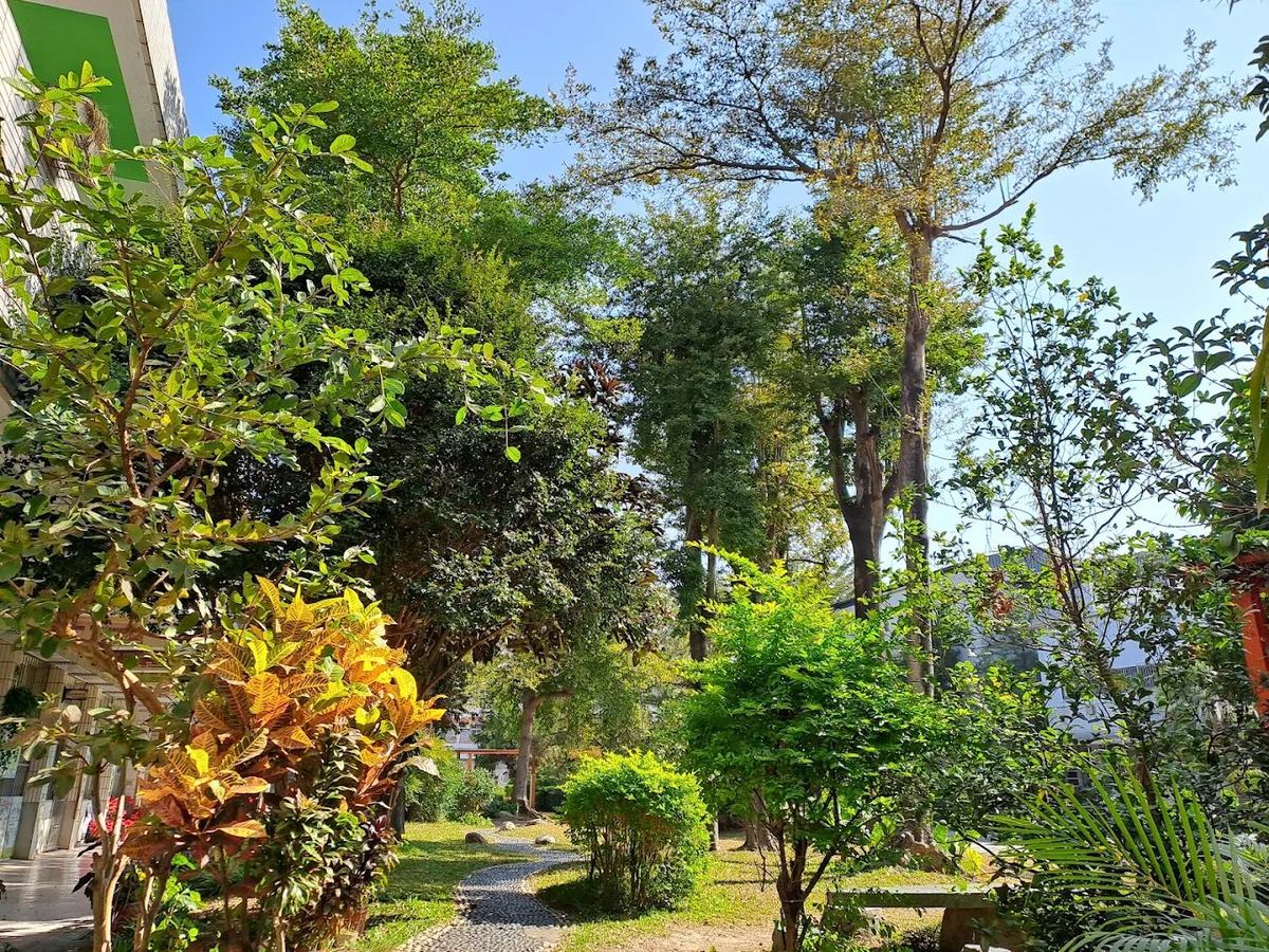 湳雅國小綠美化庭園與灌木造景