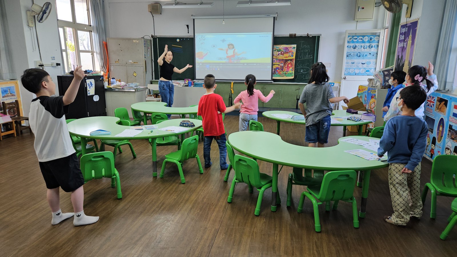 English Club · 英語社