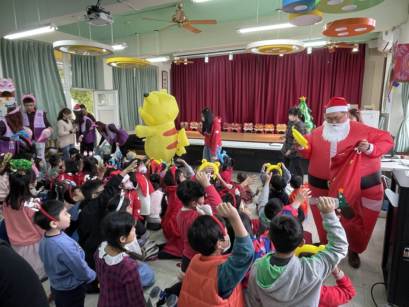 Christmas at Raoming · 饒明聖誕節活動