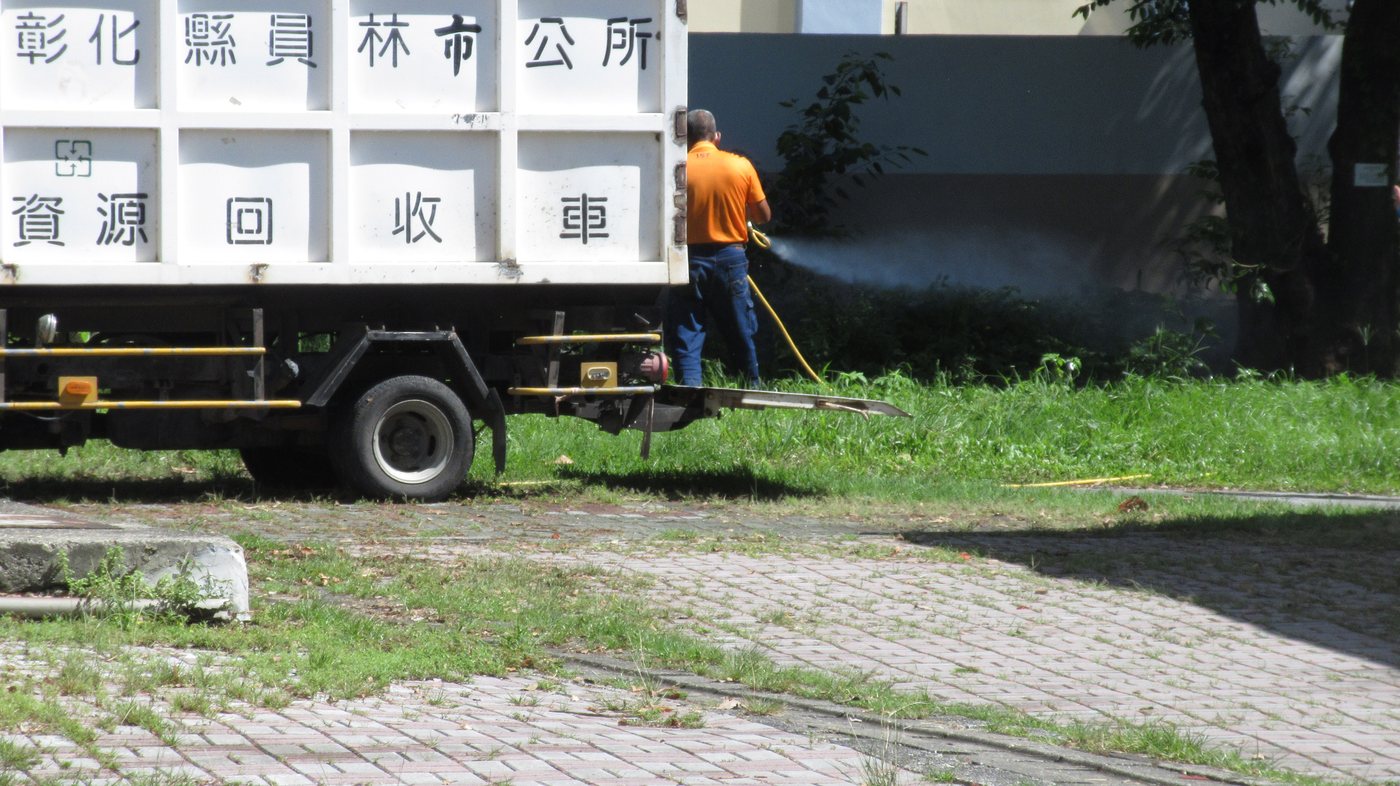 Dengue Prevention · 登革熱防制宣導