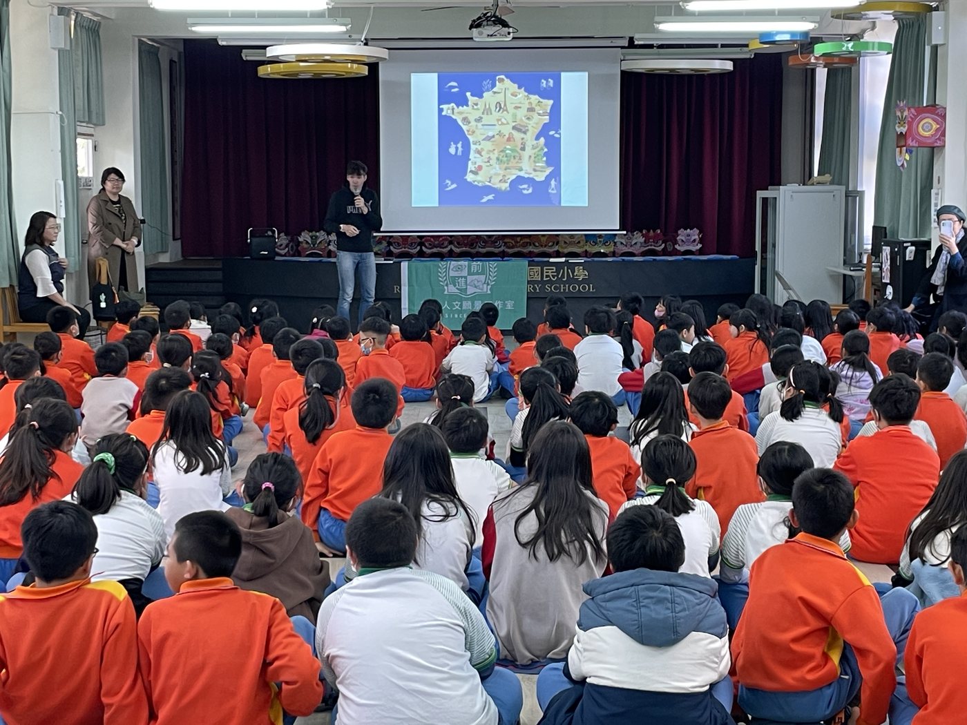 A Talk with Rémy Gils · 吉雷米校園講座