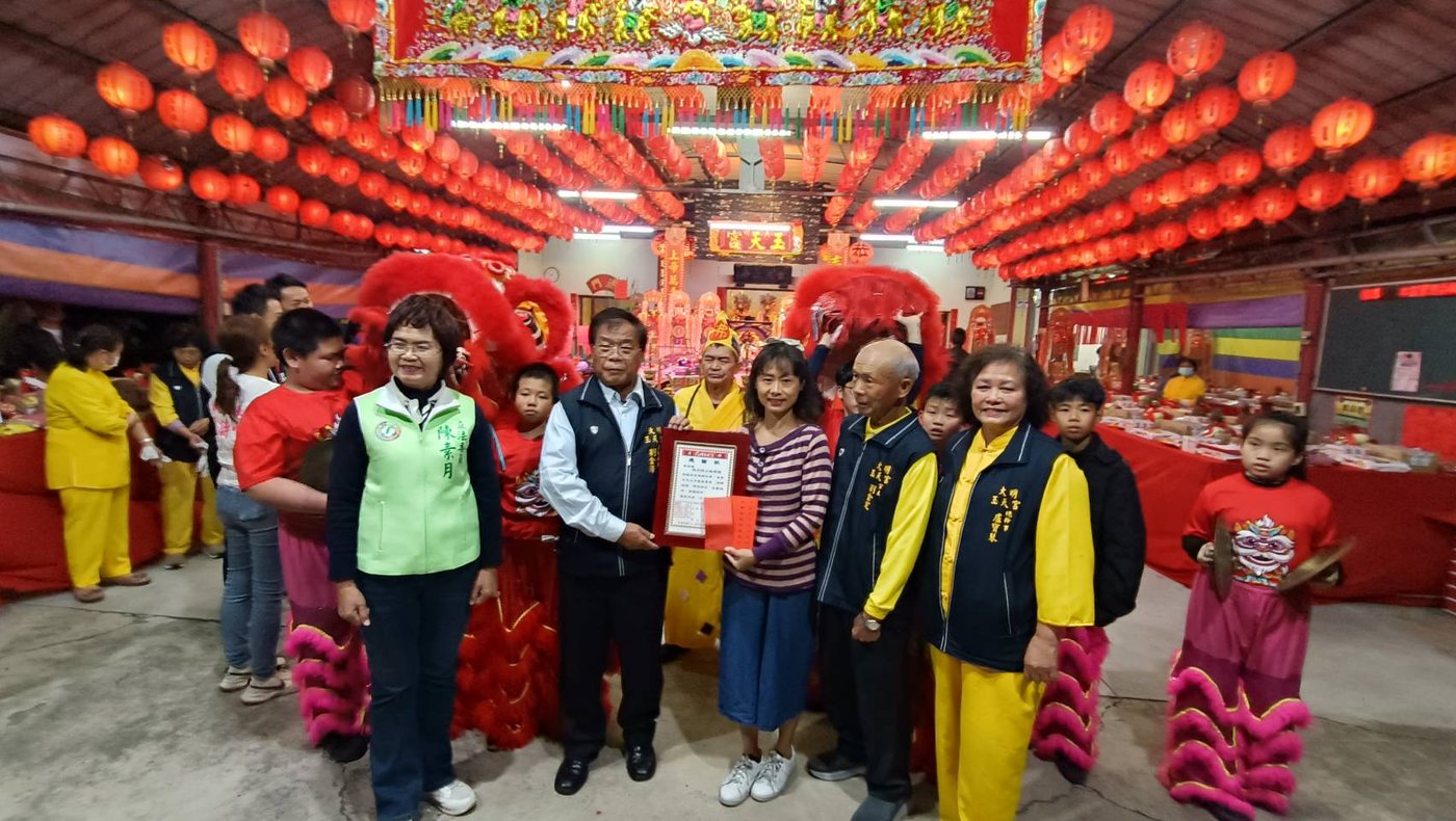 Lion Dance Around Town · 社區廟會舞獅表演