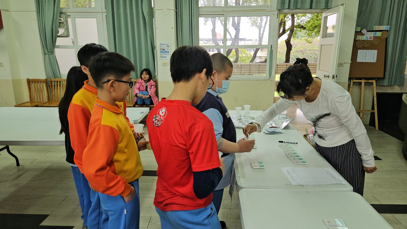 Student Urine Screening · 學生尿液篩檢
