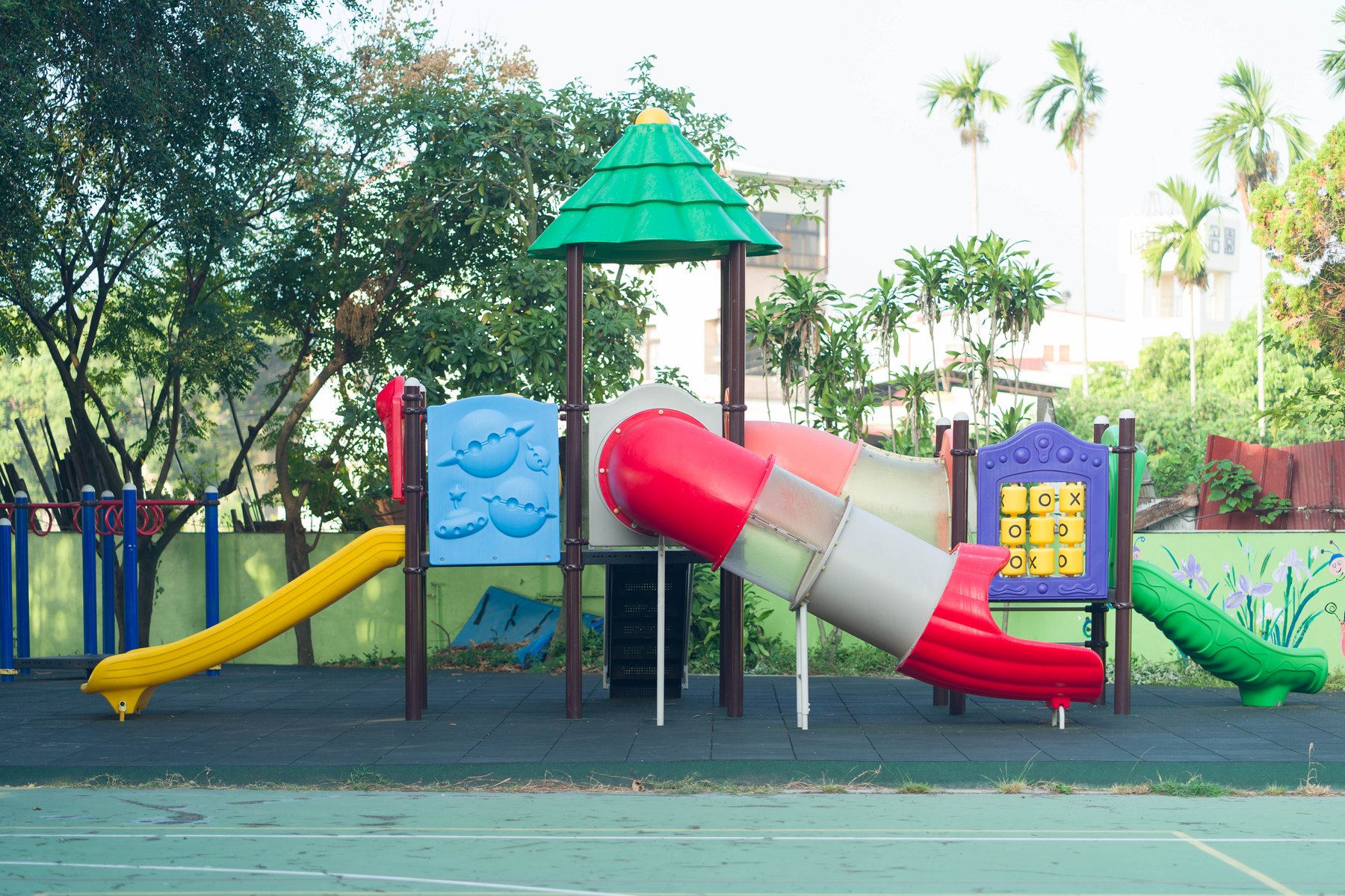 Raoming Elementary School playground · 饒明國小遊樂設施