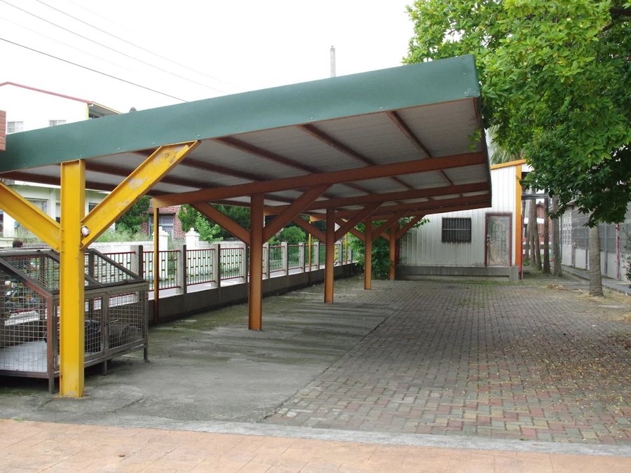 三條國小車棚（汽機車與腳踏車停放）