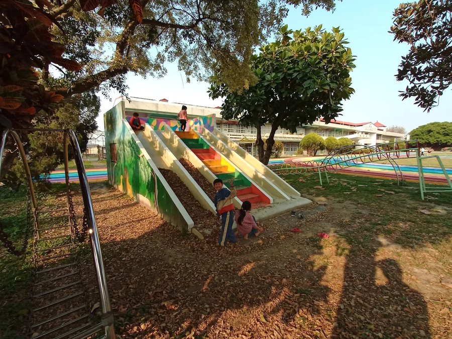三條國小綠色磨石子溜滑梯