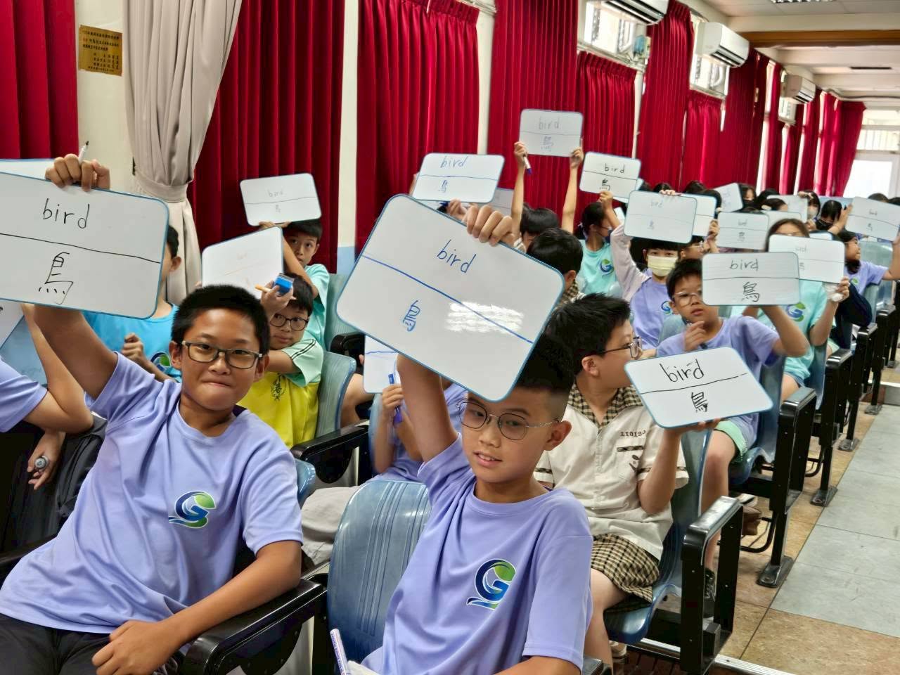 新港國小五年級學生參加拼字大賽