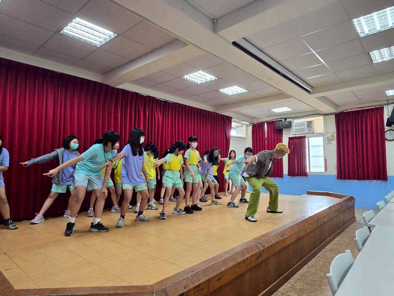 新港國小街舞隊甄選練習畫面