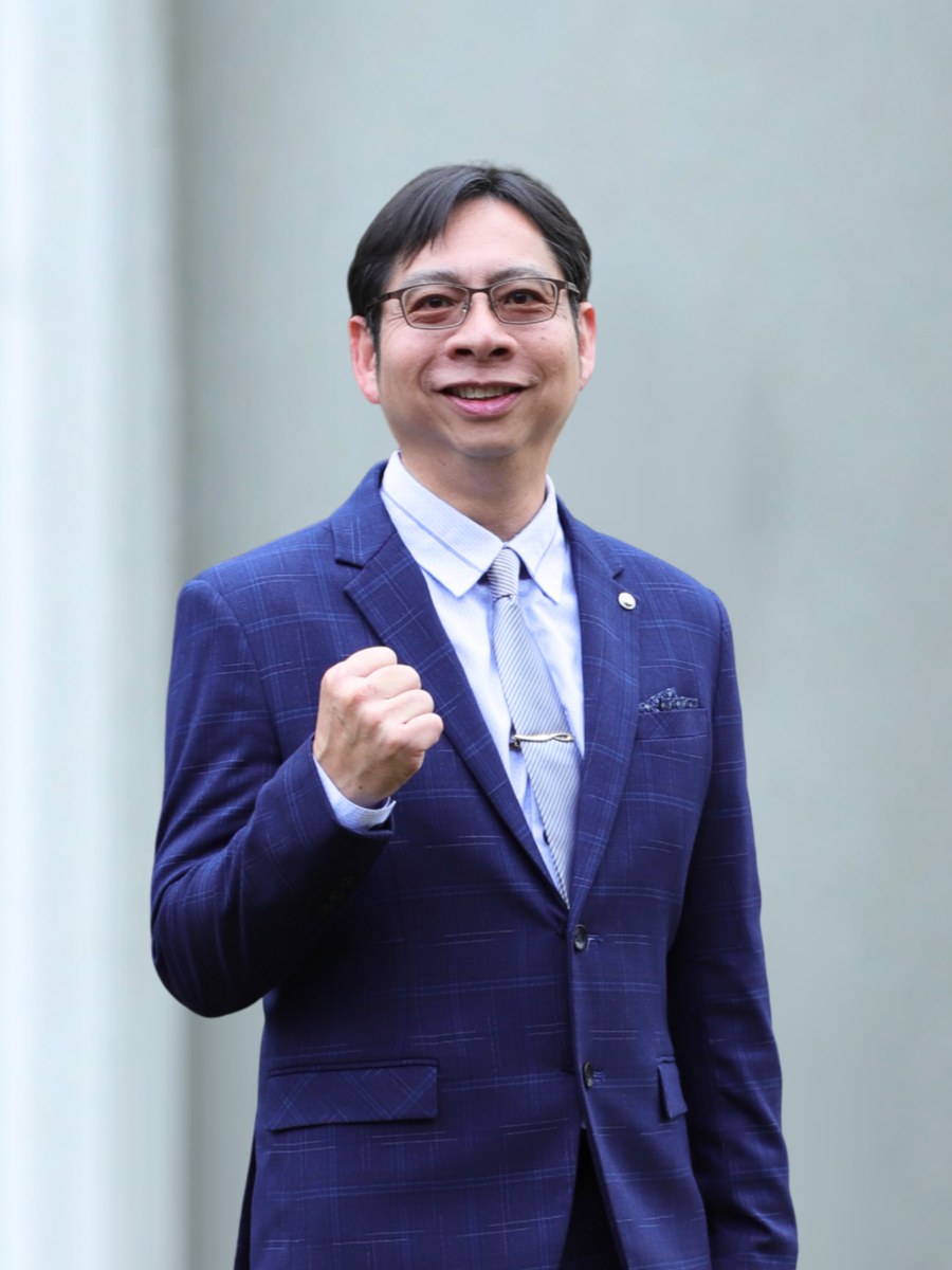 戴豐田校長 · Principal Tai Feng-tian of Shuiwei Elementary School