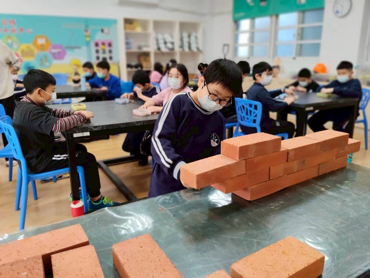 career-bricklaying photo 03