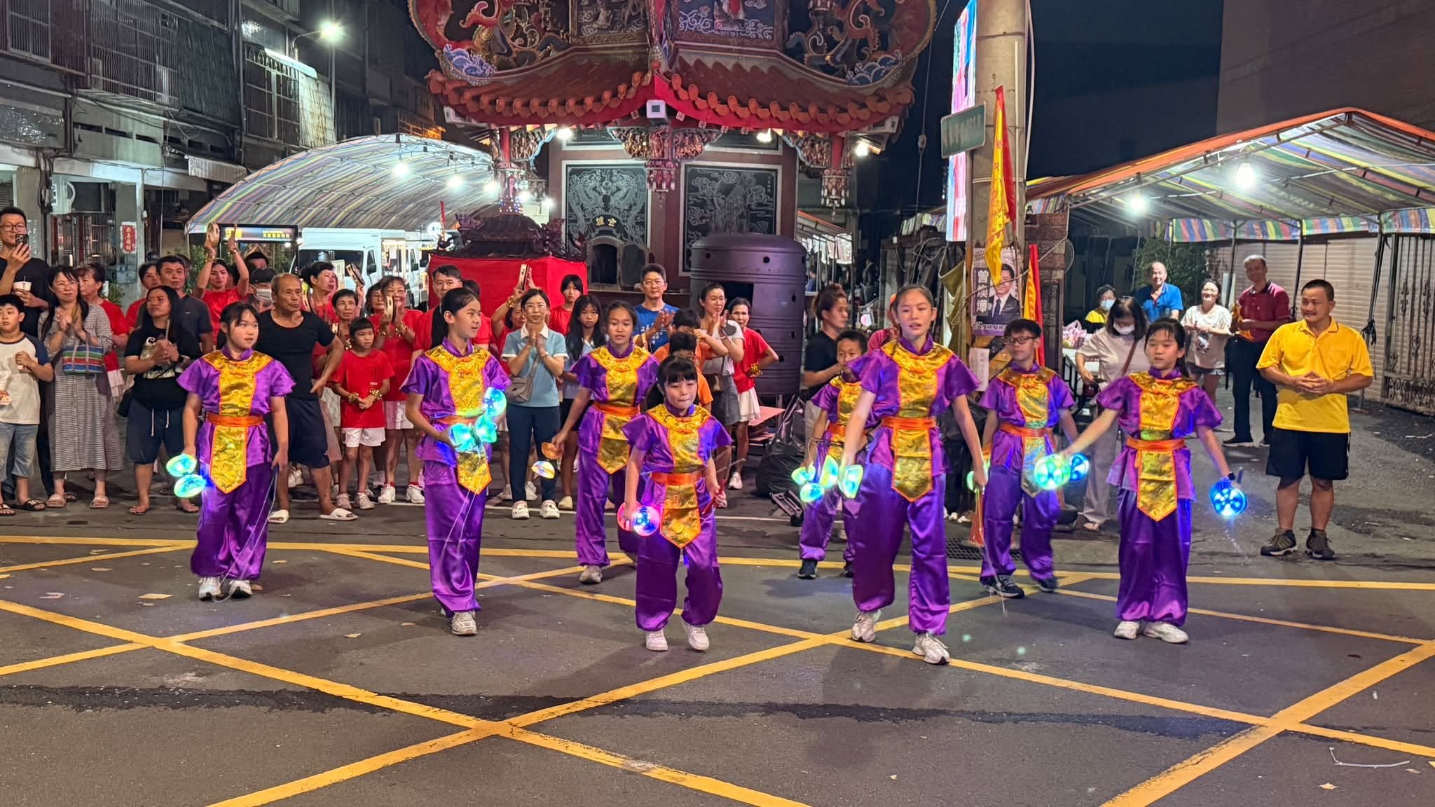 新庄國小扯鈴隊夜間表演