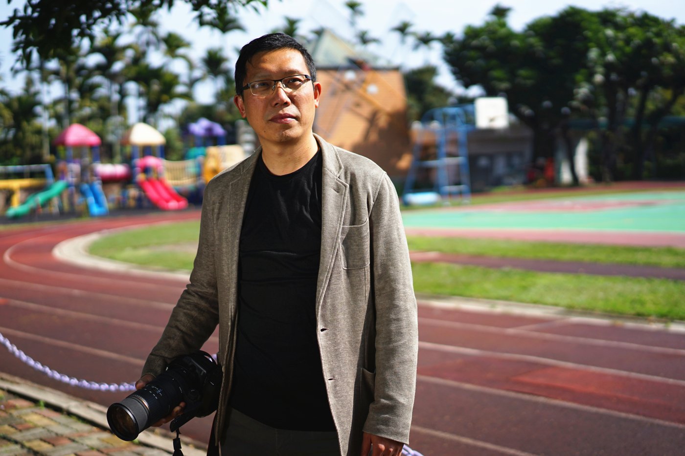 Principal Shih Huang-yu on the Tongan campus 同安國小施皇羽校長