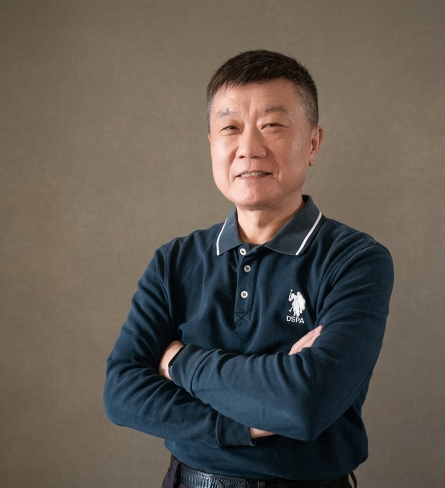 陳金鍠校長 · Principal Chen Chin-huang of Wanhe Elementary School