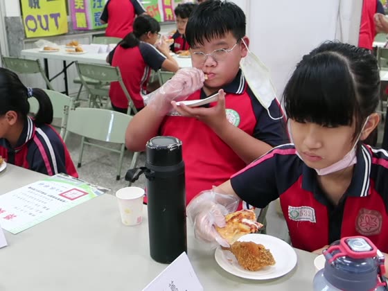吃（eat）——萬來國小實拍