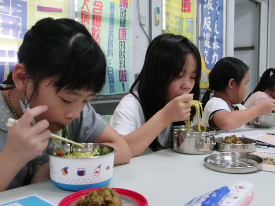 筷子（chopsticks）——萬來國小實拍
