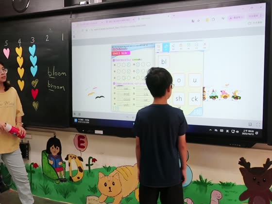 白板（board）——萬來國小實拍