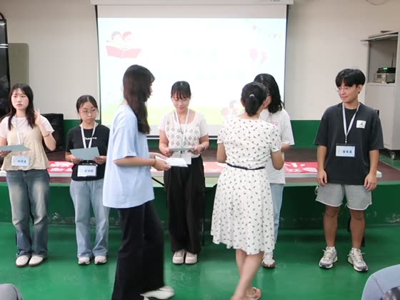 大學生（college student）——萬來國小實拍