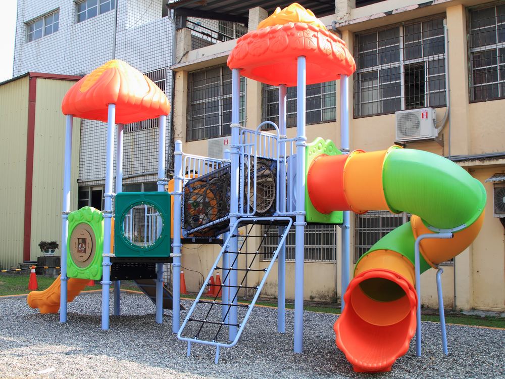 萬來國小兒童遊戲場