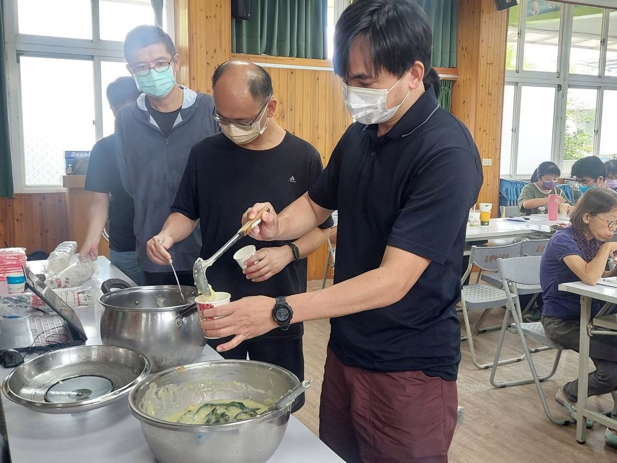 文祥國小多元文化教育研習講師分享文化覺察與生命故事