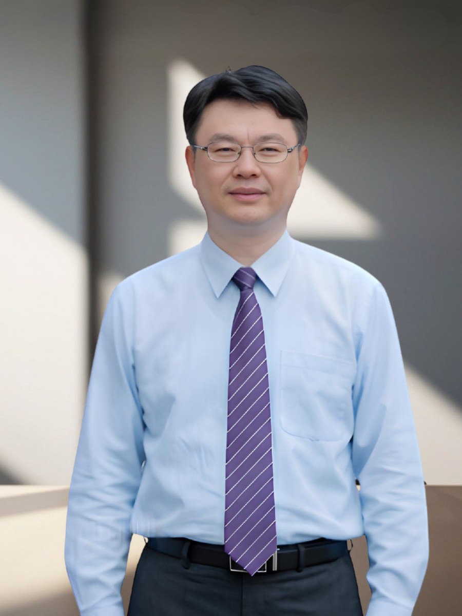 王建智校長 · Principal Wang Chien-chih
