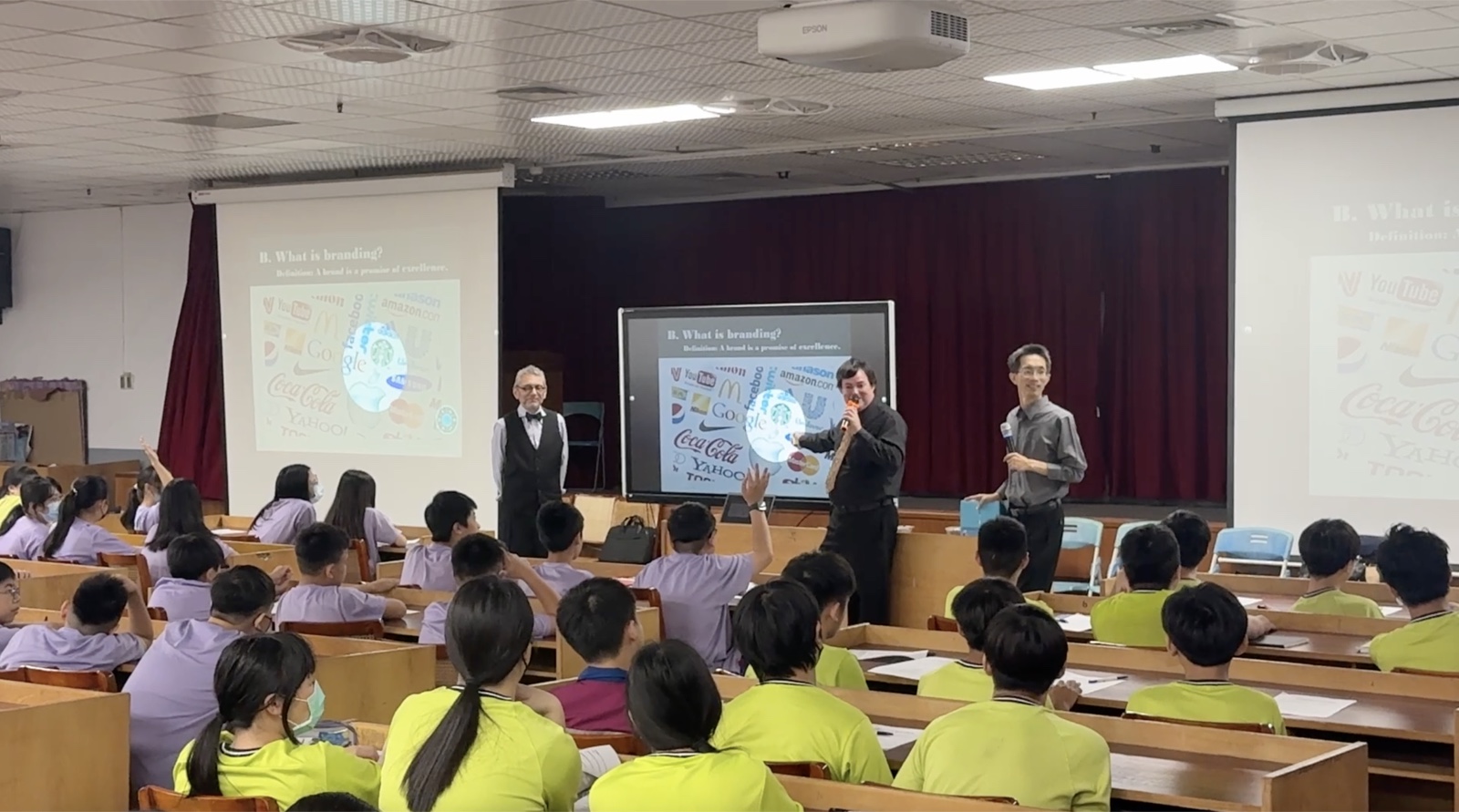 Guest speakers Leon (Canada) and David (USA) at the personal-branding talk, Yangming Junior High School